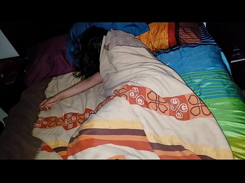❤️ Anak tiri berating ibu tiriné enom nalika dheweke turu. ☑ Cukup porno ing jv.xxxtun.ru ❌️❤